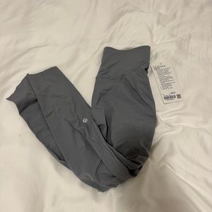 Fast and free high rise tight NWT size 6 gray